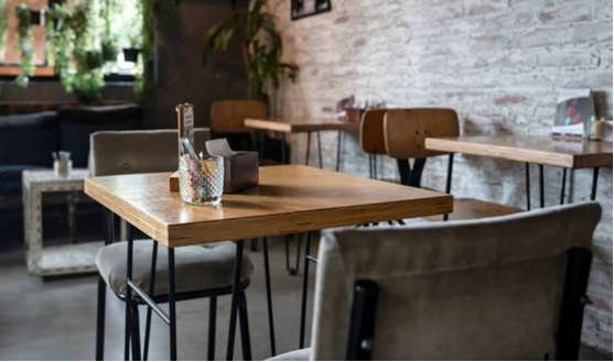 clean restaurants with no flies 